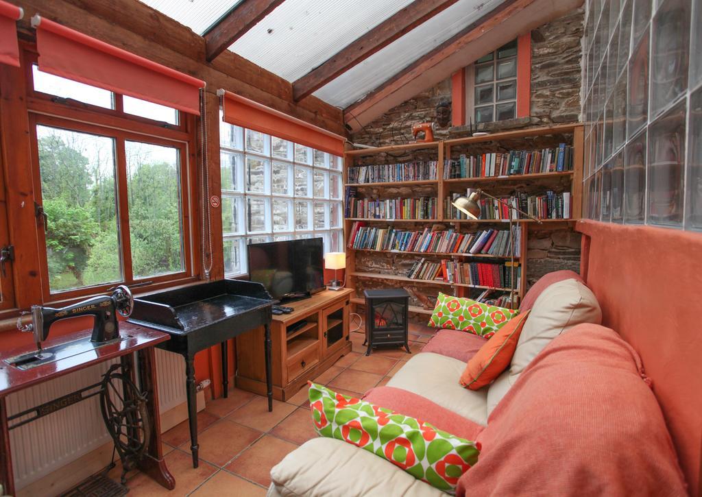 Moville Boutique Hostel & Apartments Экстерьер фото