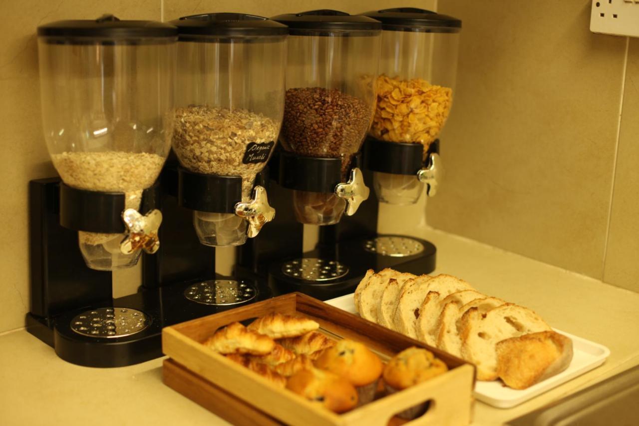 Moville Boutique Hostel & Apartments Экстерьер фото