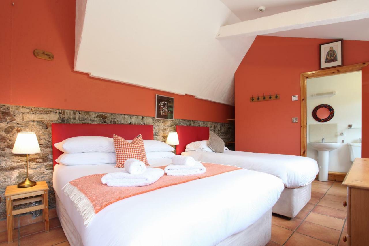 Moville Boutique Hostel & Apartments Экстерьер фото